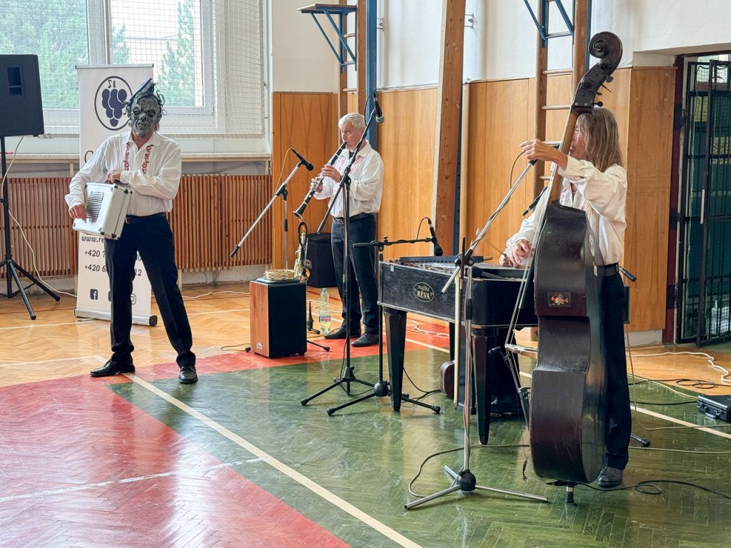 Cimbálová muzika Réva-24