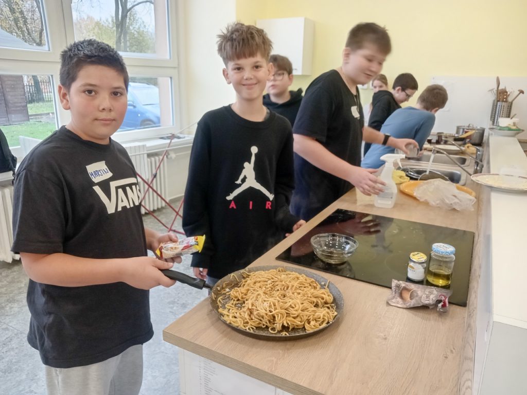 Tajemná noc ve škole-11