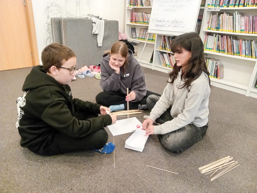 Tajemná noc ve škole-13