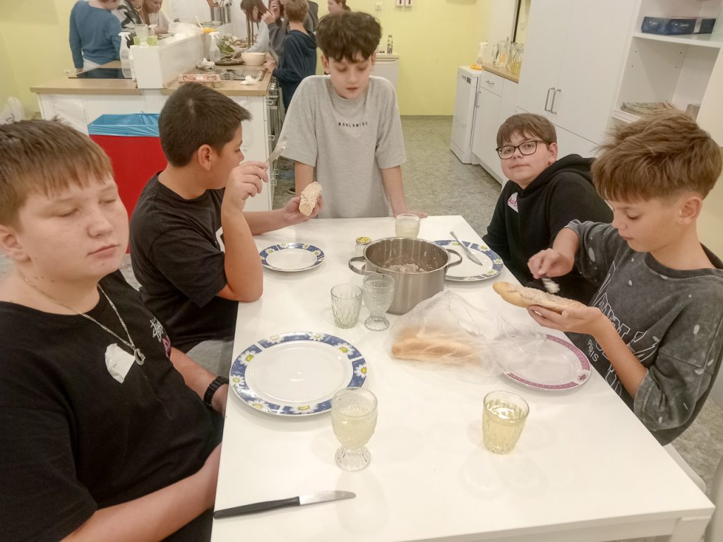 Tajemná noc ve škole-19