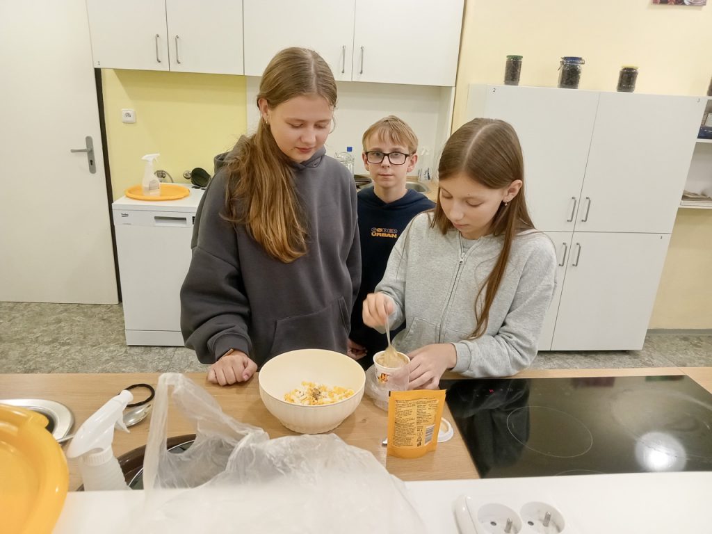 Tajemná noc ve škole-23