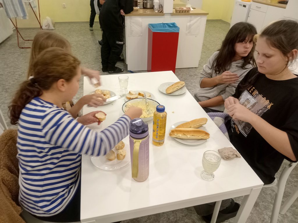 Tajemná noc ve škole-25