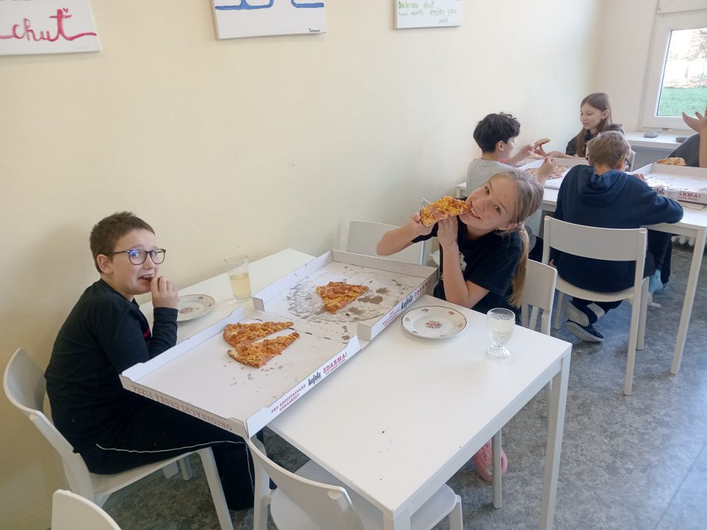 Tajemná noc ve škole-36