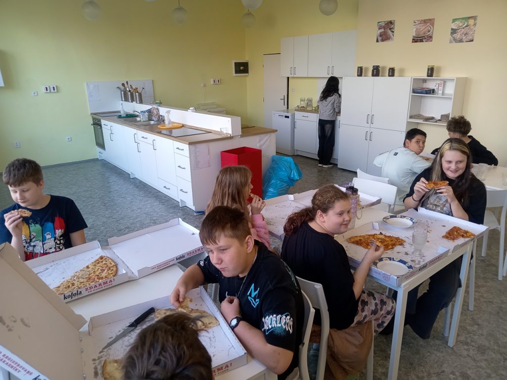 Tajemná noc ve škole-38