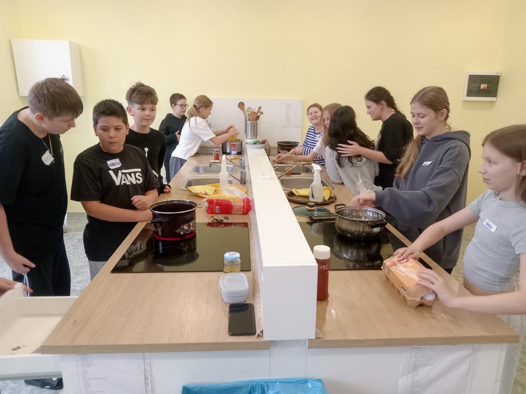 Tajemná noc ve škole-7