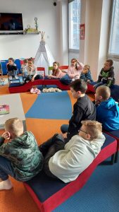 Beseda v knihovně-11