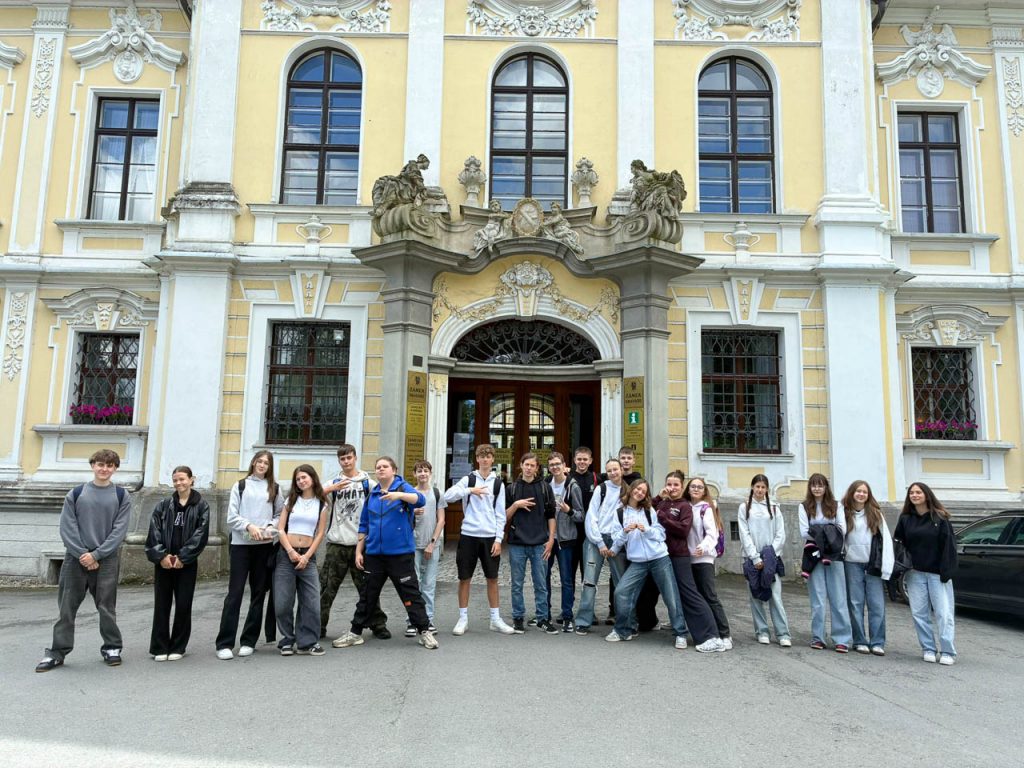 Kravaře-8